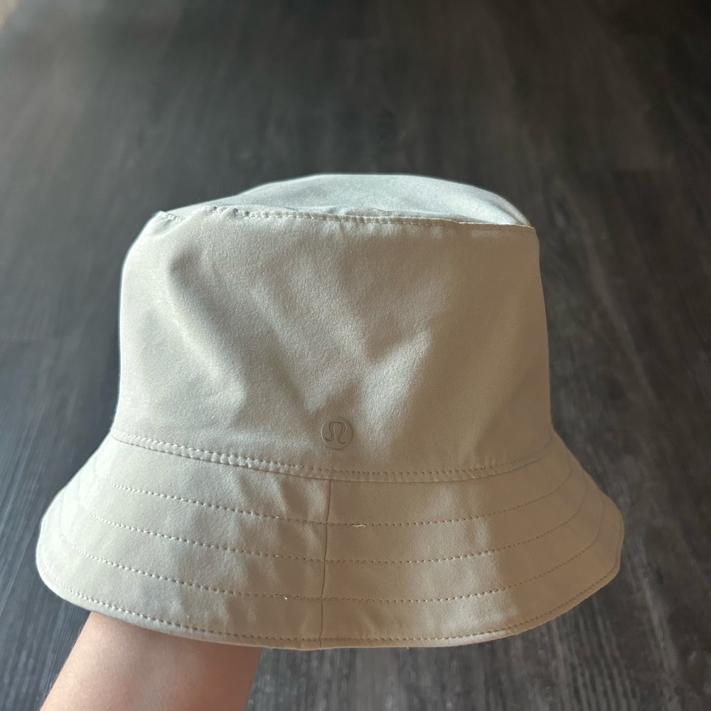 NWOT Lululemon bucket hat